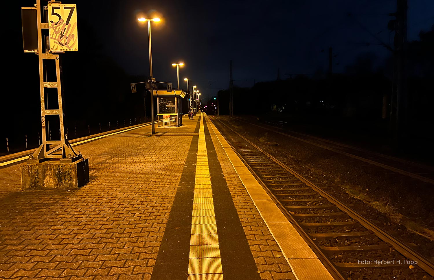 poppdesign-fotografie-nightlife, Frankfurt am Main, Bahnsteig , Quelle: Herbert H. Popp - poppdesign